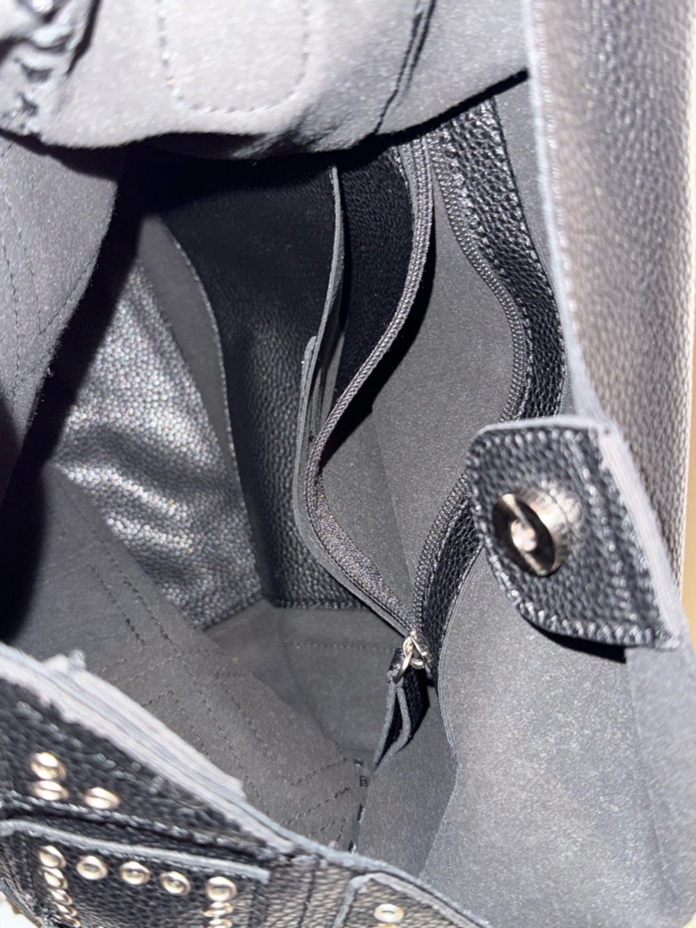 Shiraleah Black Studded Diamond-Pattern Hobo Bag EUC - Picture 7 of 8